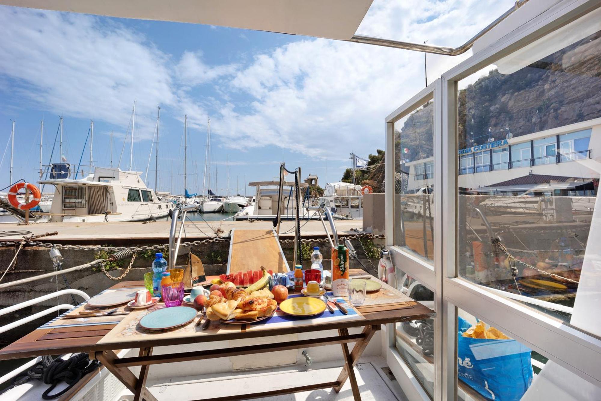 Aloha Jak'S Boat Alassio Extérieur photo